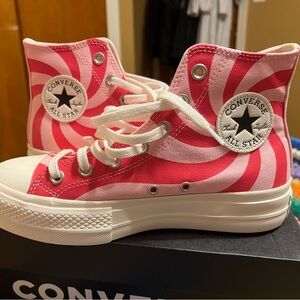 Womans Chuck Taylor All Star Lift Platform High in “Candy”